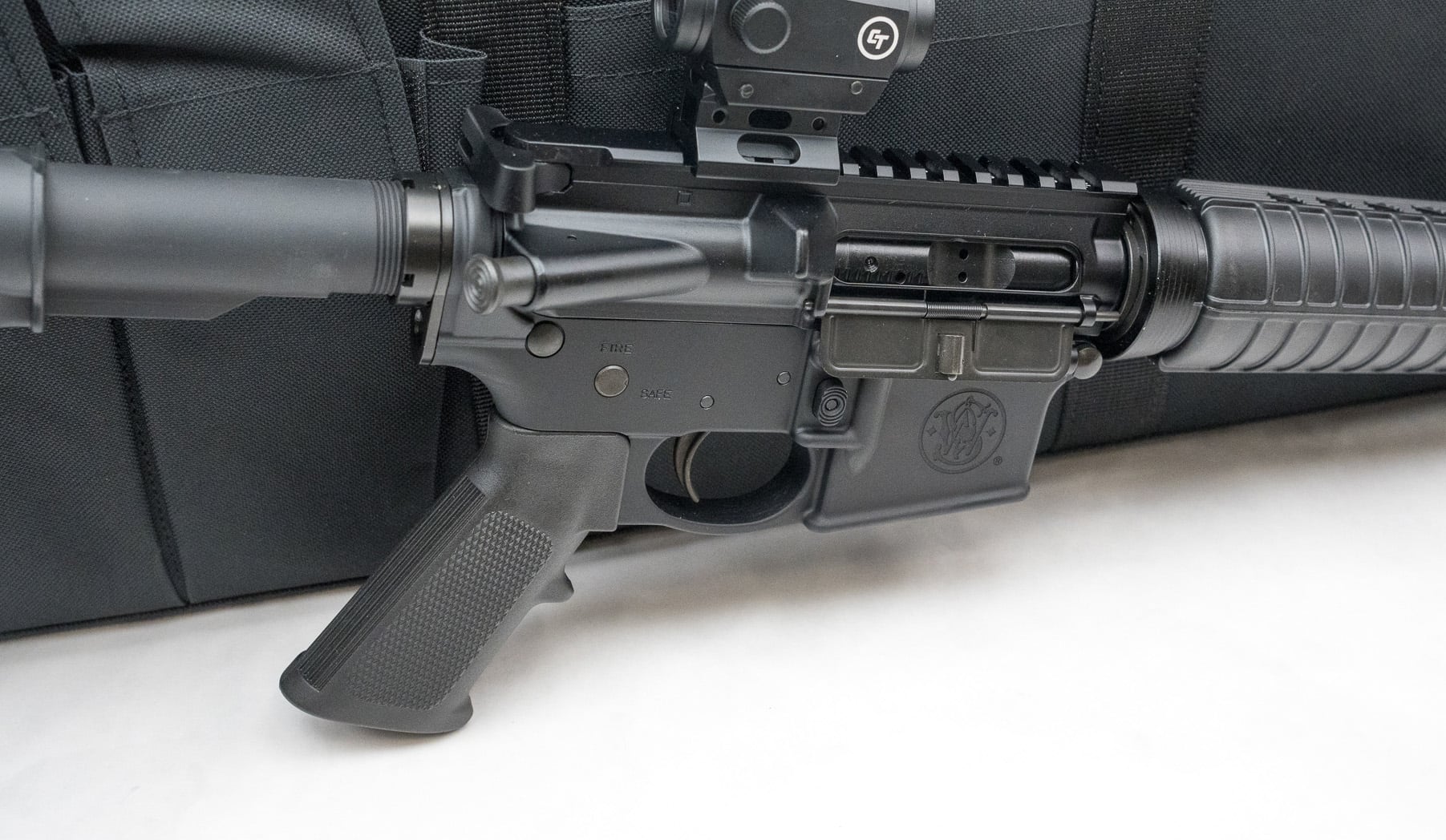 NEW Smith & Wesson M&P15 Sport 2 16" 5.56mm w/ Crimson Trace -img-3