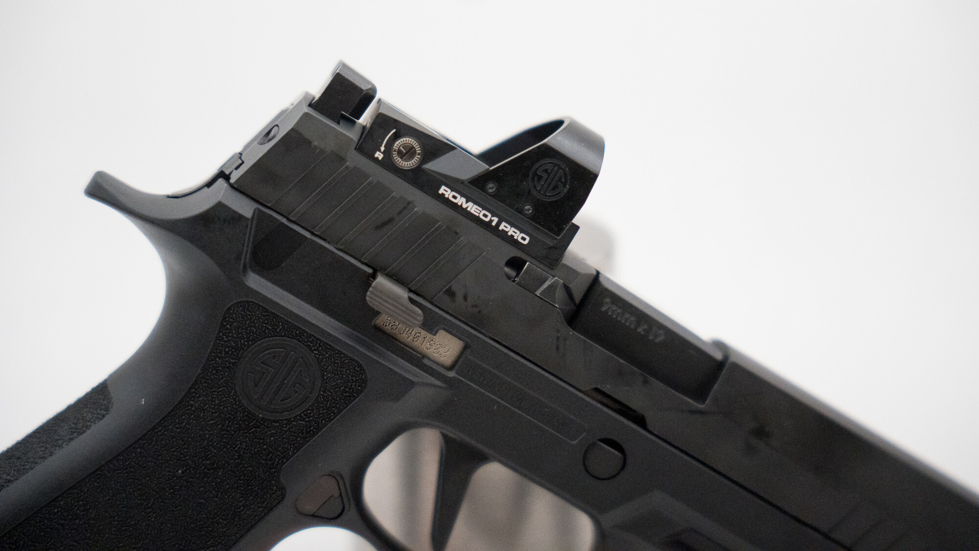 New Sig Sauer P320 9mm Pistol w/ Romeo 1 Pro Red Dot Sight-img-2