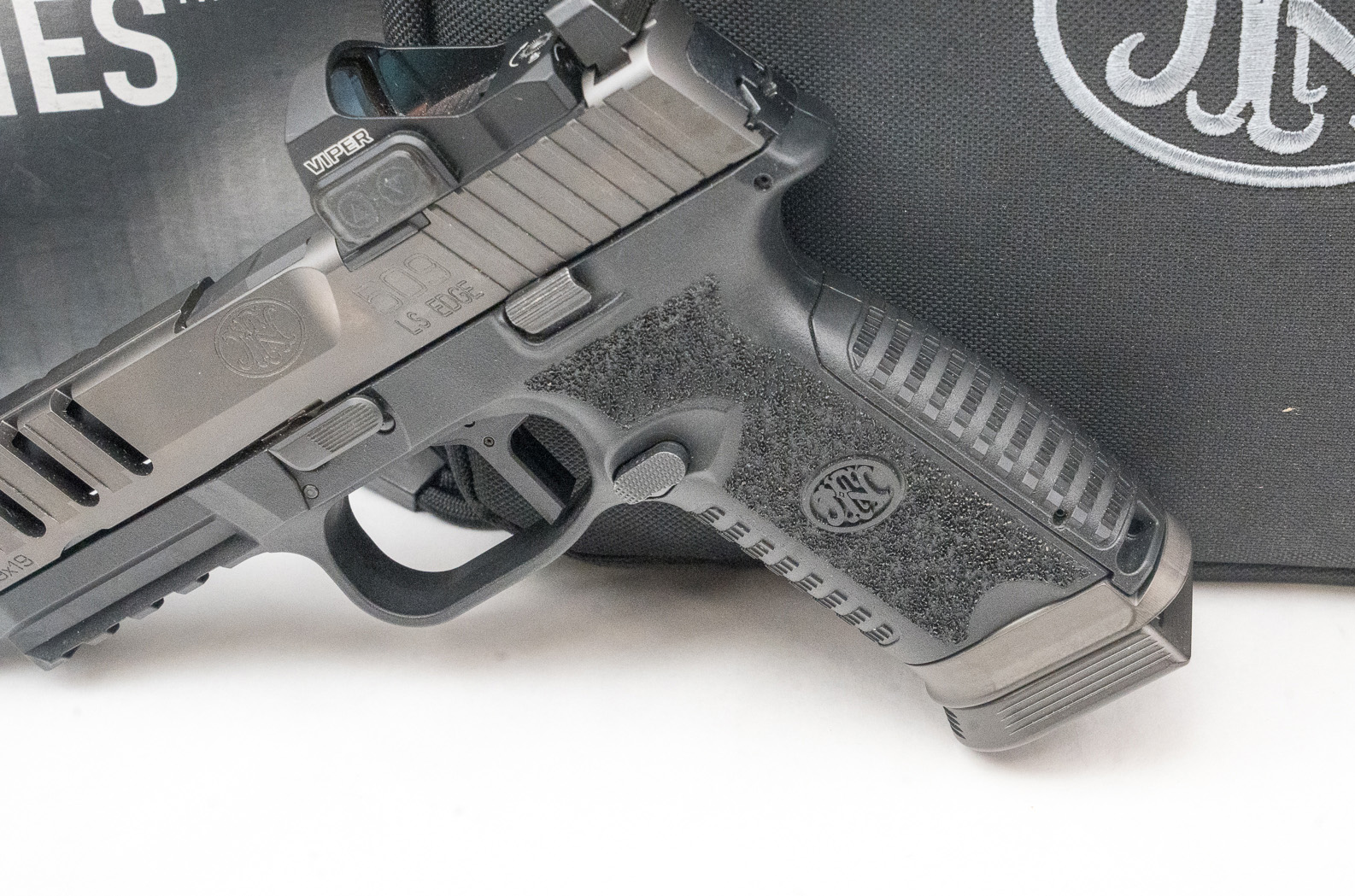 NEW FN 509 LS Edge 5" 9mm w/ Vortex Viper Red Dot + Three 17rd Mags-img-8
